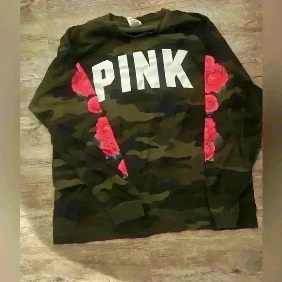 PINK Victoria's Secret Tops - 💎Rare VS PINK Rose & Camo top💎